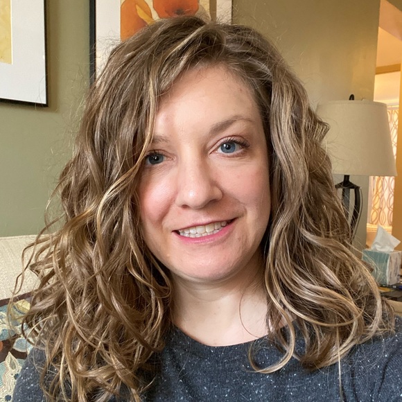 Meet Your Posher, Meghan! - Picture 2 of 4